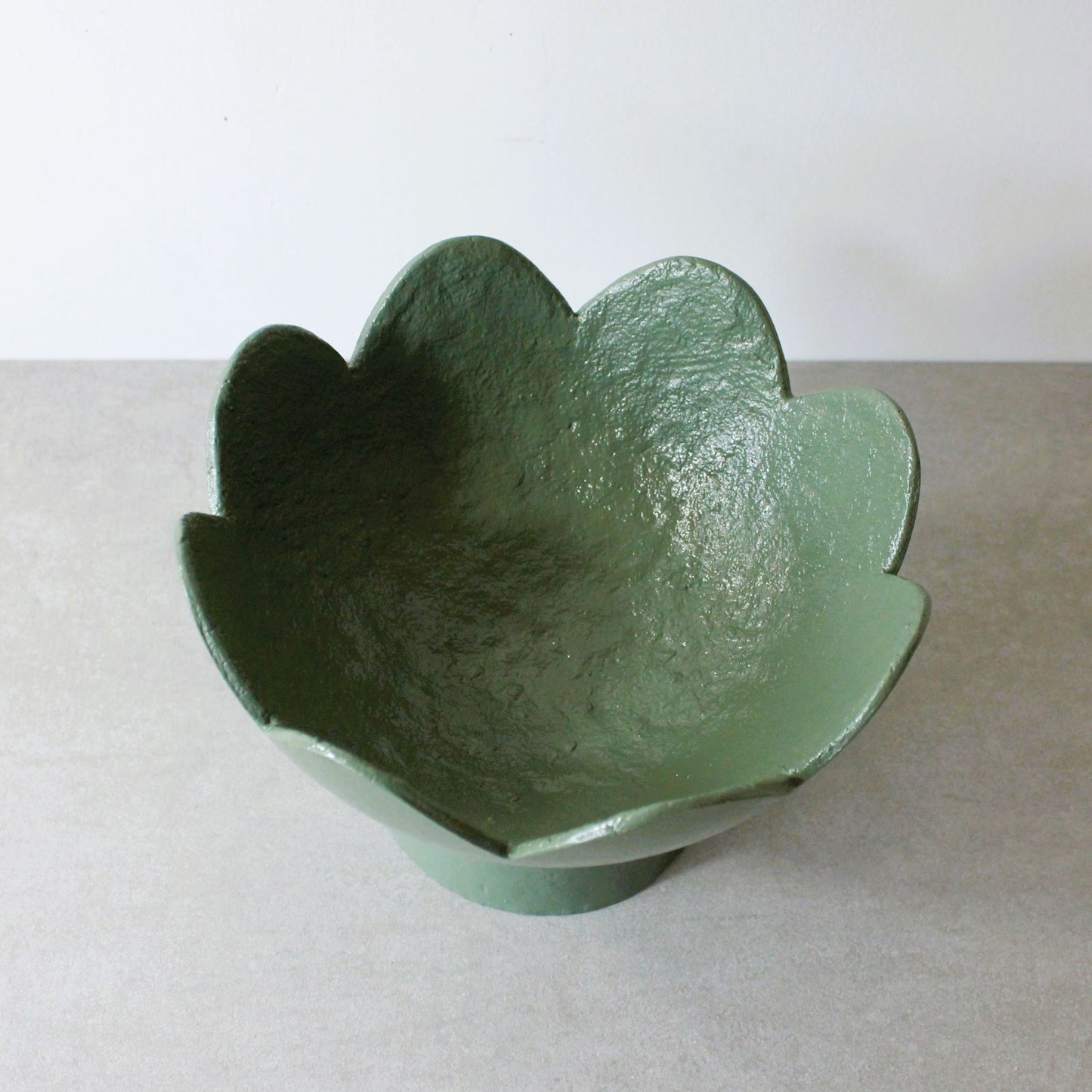 Scalloped pedestal bowl - Forest green