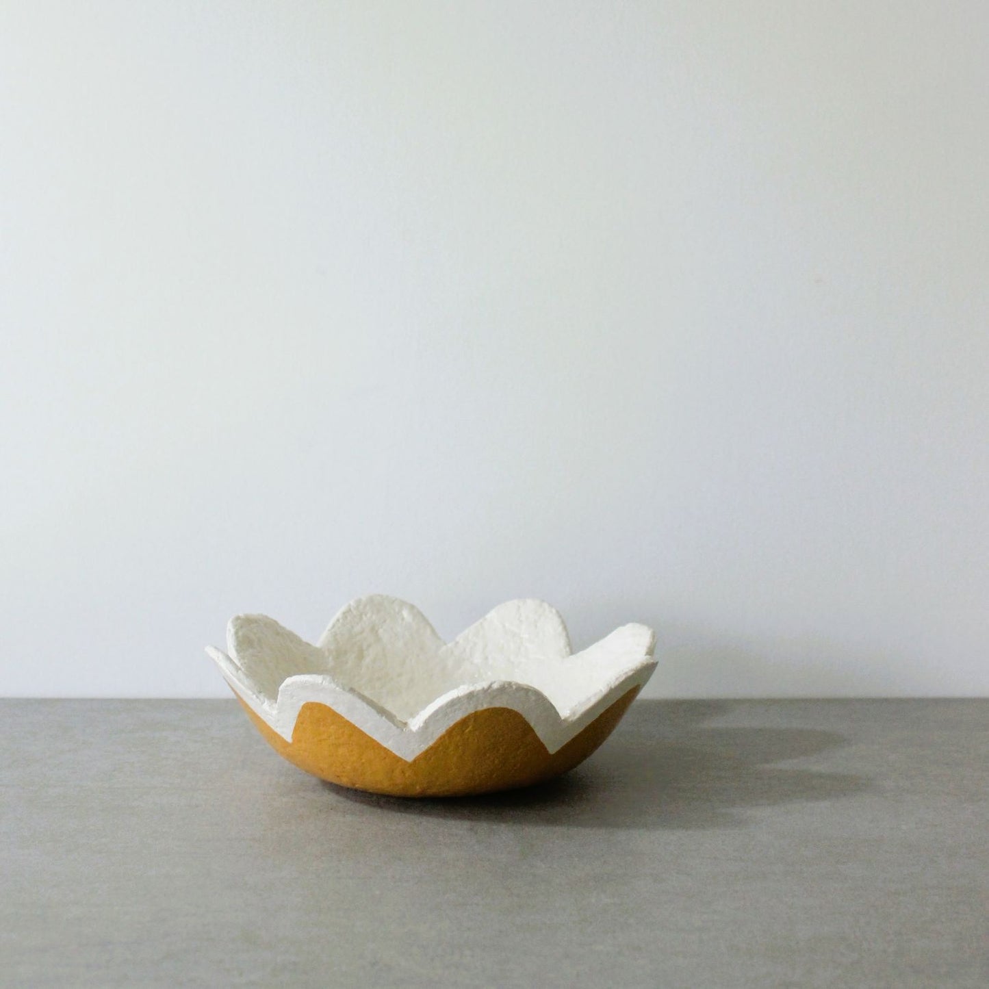 Scalloped dish small - oatmeal / golden ochre