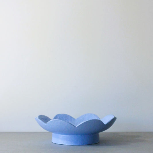 Scalloped pedestal bowl - cornflower blue