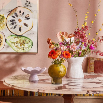 Scalloped pedestal bowl - lilac