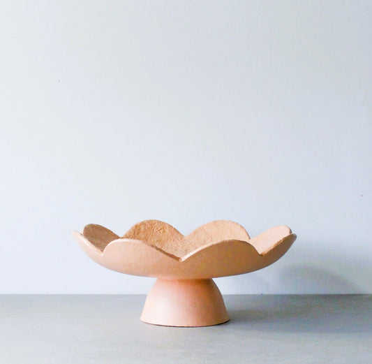 Scalloped pedestal bowl - apricot