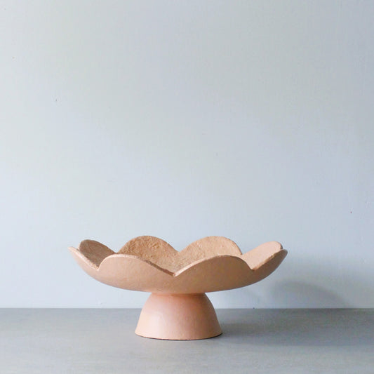 Scalloped pedestal bowl - apricot