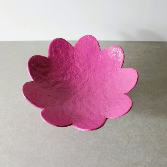 Scalloped pedestal bowl - fuchsia