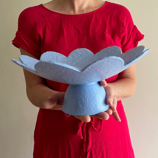 Scalloped pedestal bowl - cornflower blue