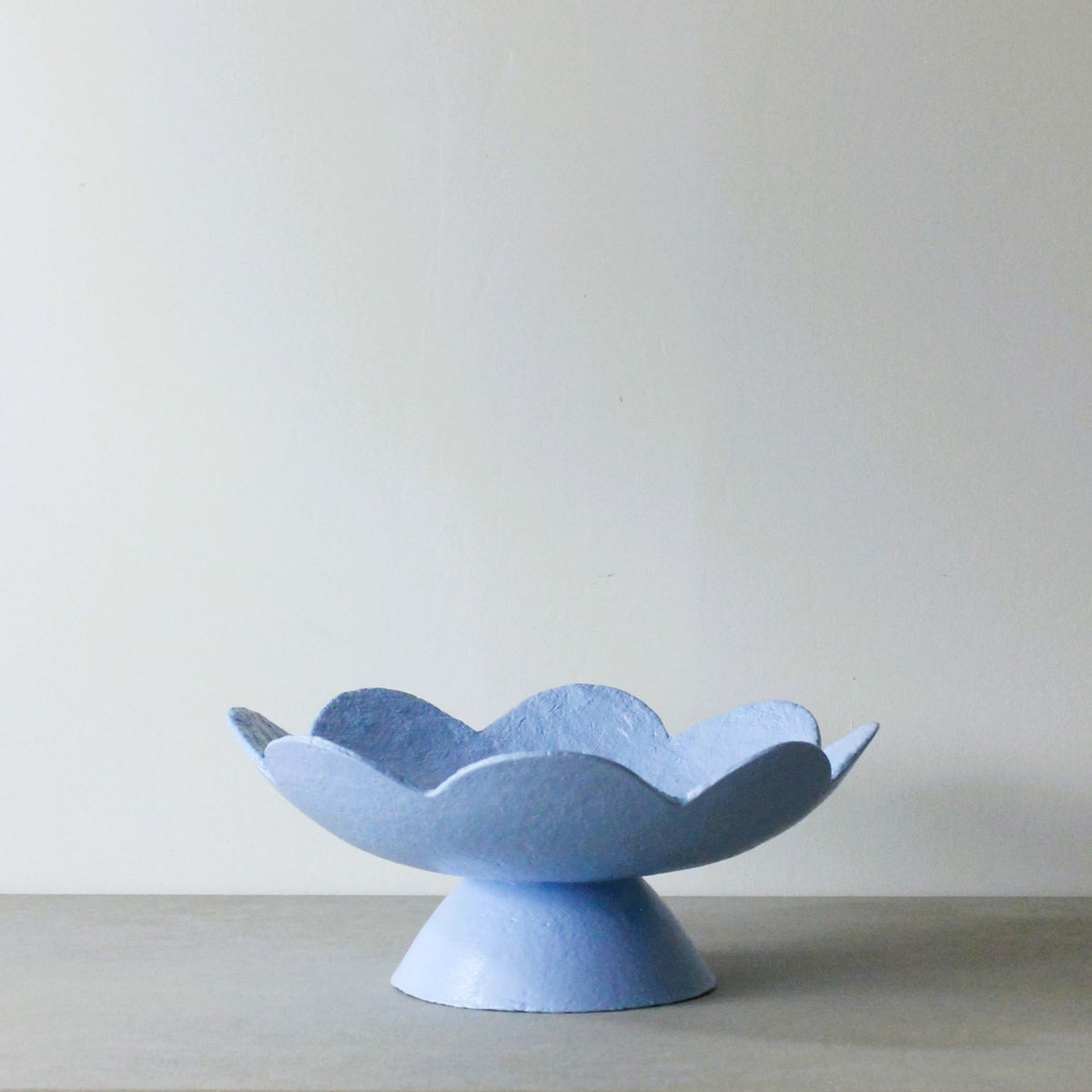 Scalloped pedestal bowl - cornflower blue
